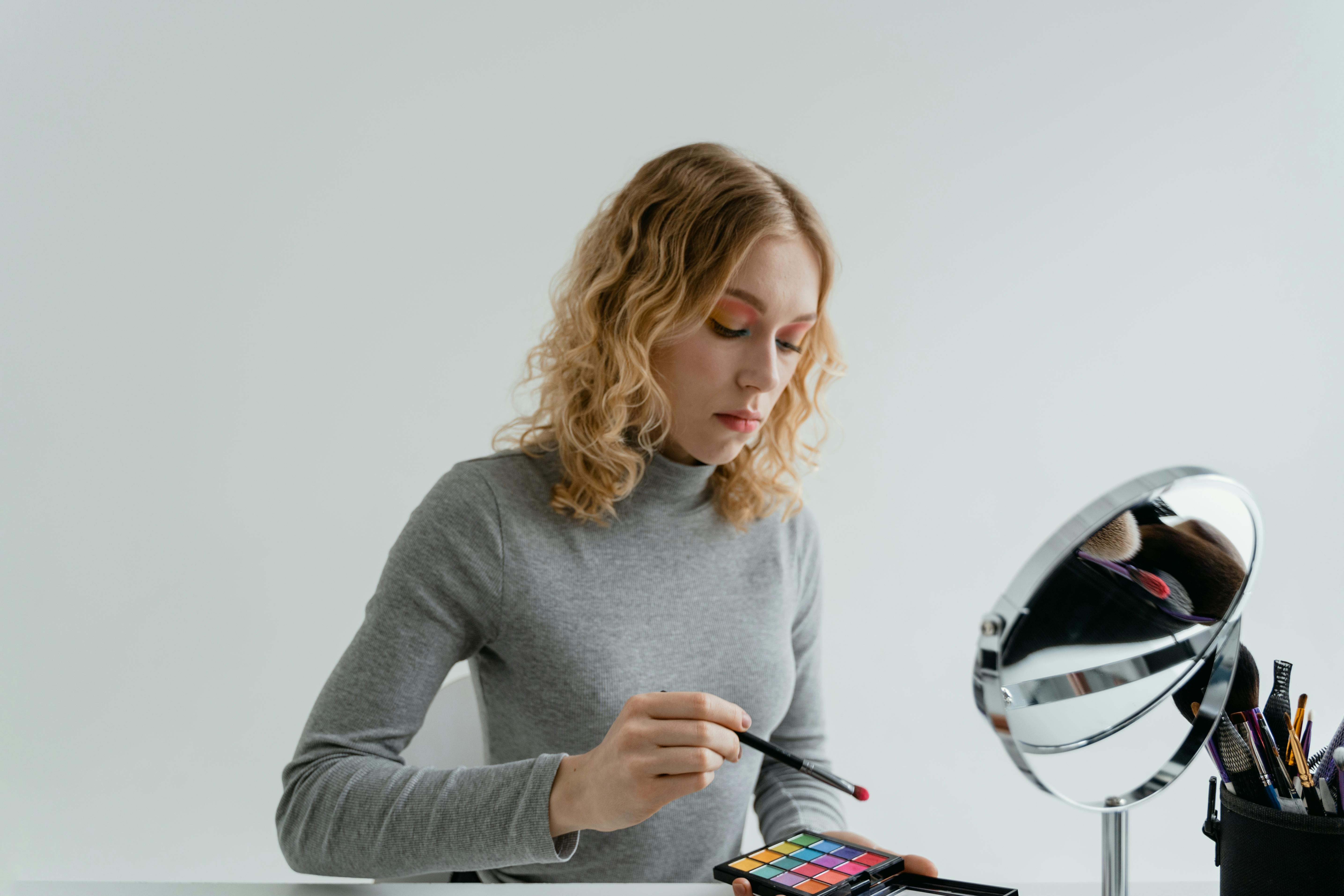 重点影片海报：夜航灯塔